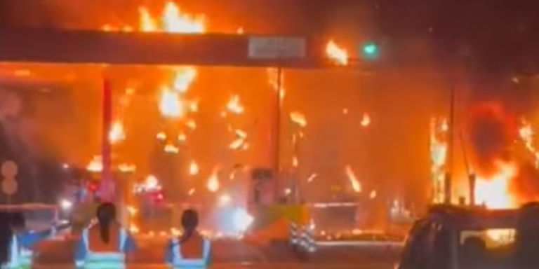 Vehículo con fallas mecánicas habría provocado incendio en peaje del Tolima