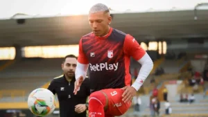 Alarma en Santa Fe: su delantero estrella sufre lesión de rodilla y preocupa al cuerpo técnico