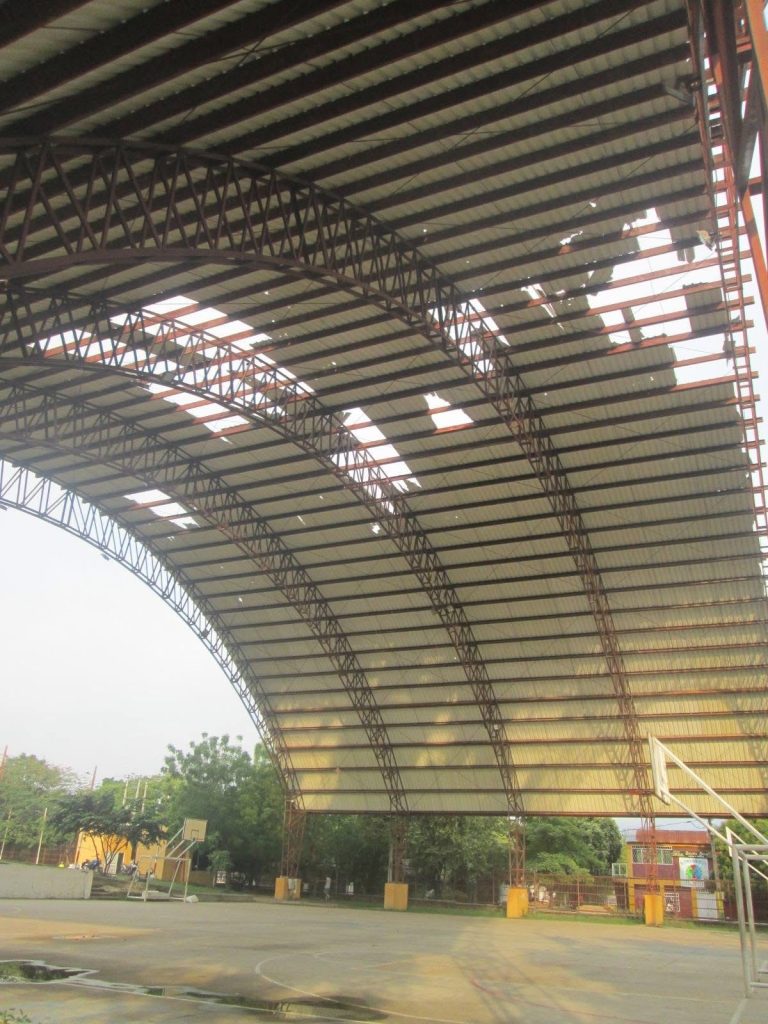 Coliseo del Parque Mirador del Sur sigue en abandono tras fuerte tormenta en Neiva.